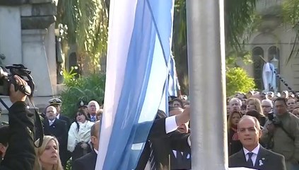Izamiento de la Bandera 9 de julio Plaza 25 de Mayo