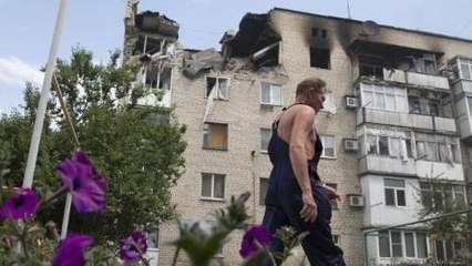 Ukraine says separatists bombarded by jets