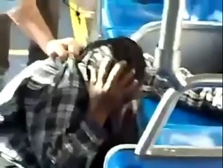 67 ANS IL DÉMONTE UN JEUNE - Baston