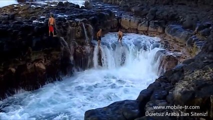 Burada Yüzmek Cesaret İster