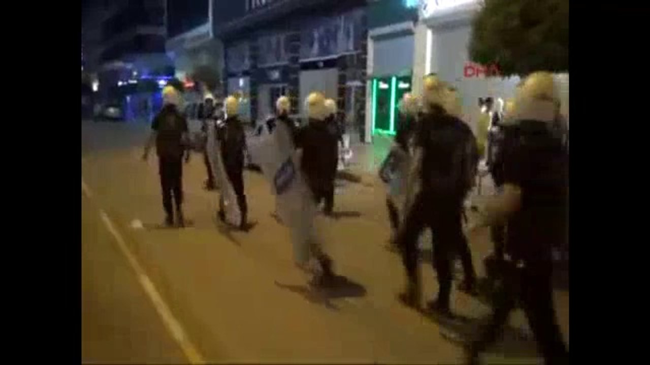 IŞİD protestosuna TOMA'lı ve gazlı müdahale