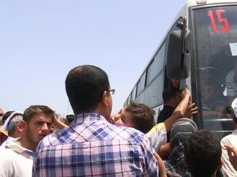 Gaza: les habitants effrayés tentent de fuir les bombardements - 13/07