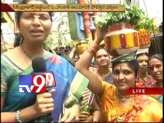 Secunderabad Mahankali temple teeming with Ashada Bonalu