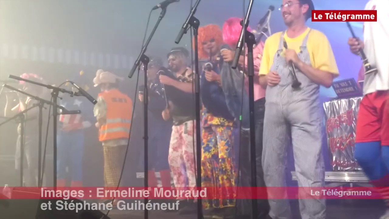 Pont-l'Abbé. Les Brodeuses en mode Groove Boys