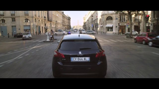 Lucy - Extrait #2 Lucy tears through Paris - Scarlett Johansson - VO (HD)