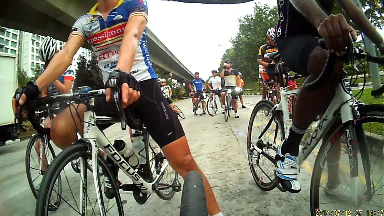 12/07 Sat ride.... Sarah and KM, KM is a naughty boy today, Joe near vomit all in this video :)