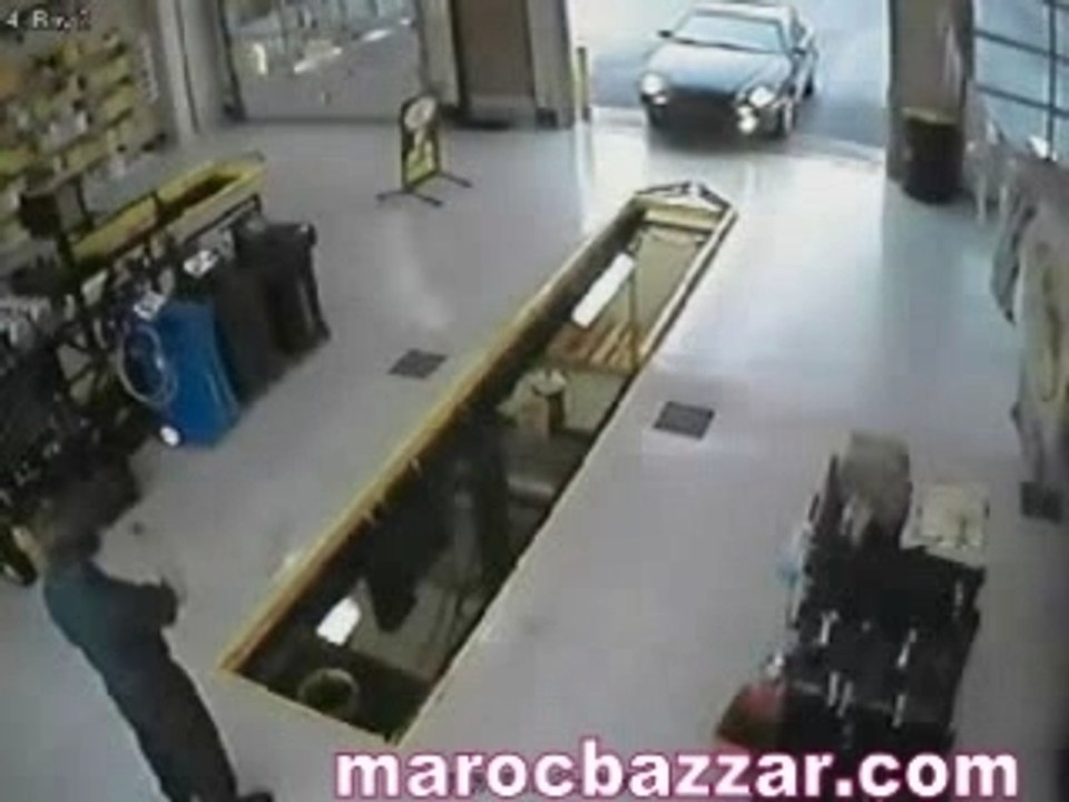 Accident garage