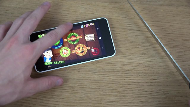 Nokia Lumia 635 - Knife Screen Test (4K)