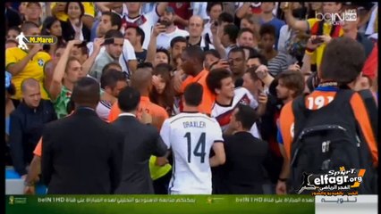 فتاة بـ ''هوت شورت'' ألماني ساخن مع اللاعب دراكسلر