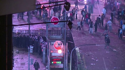 Hinchas violentos causan disturbios en Buenos Aires