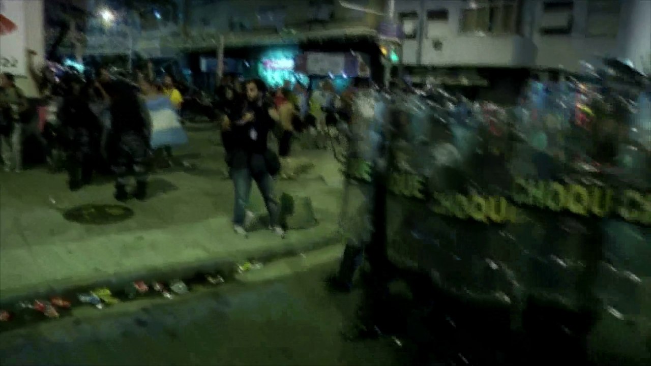 Rio : la police disperse des centaines de supporteurs argentins dépités
