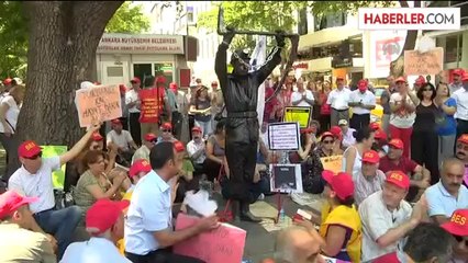 Memurlar, temmuz ayı maaşını protesto etti -