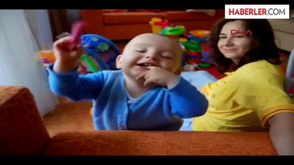 Bebek Arabasındaki Oğluyla Trene Binmek İsterken Trenin Hareket Etmesi Sonucu Peron ile Tren...