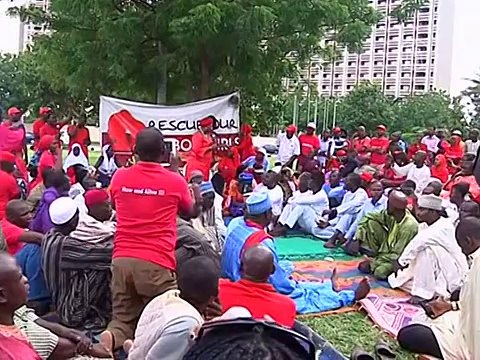 Нигерийцы протестуют против бездействия властей