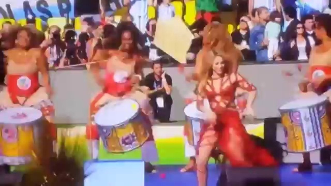 ▶ Shakira Closing Ceremony World Cup (La La La Brazil 2014)