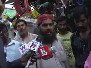 pakistani cycle mechenic ny cycle main engine fit kar k sab ko heran kar dia.
