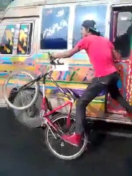 آپ یہ وڈیو دیکھ کر حیران ھو جایں گے ،