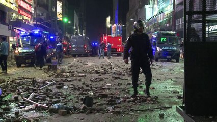 Dia de limpeza em Buenos Aires após derrota argentina