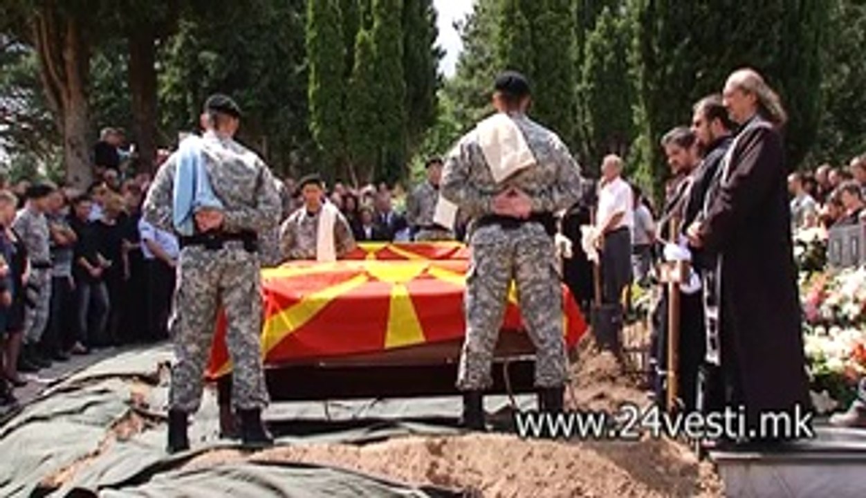 KIKI POGREB NA PILOTI