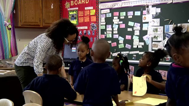 US teachers turn to crowd-funding for non-profit schools