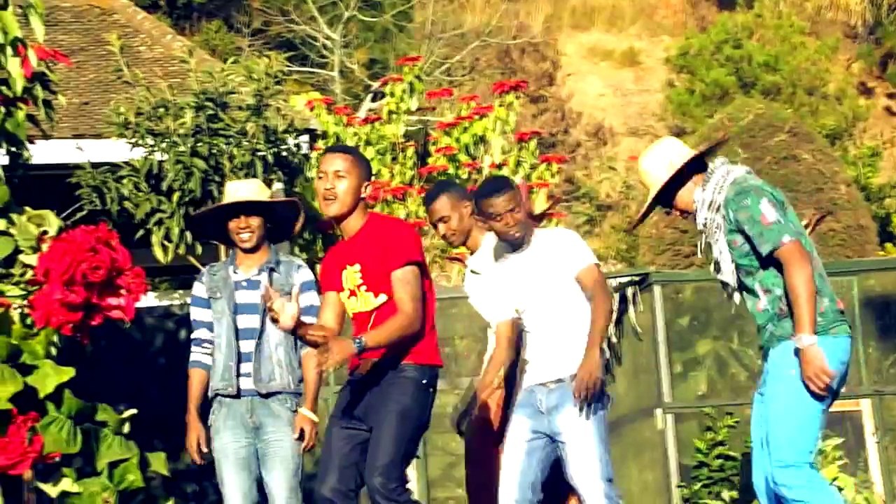 ACROMO J  - Love Sega  (gasy - malagasy)