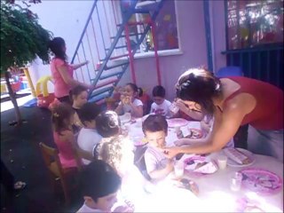 SAM_7577 Bahçede piknik yapıyoruz 1