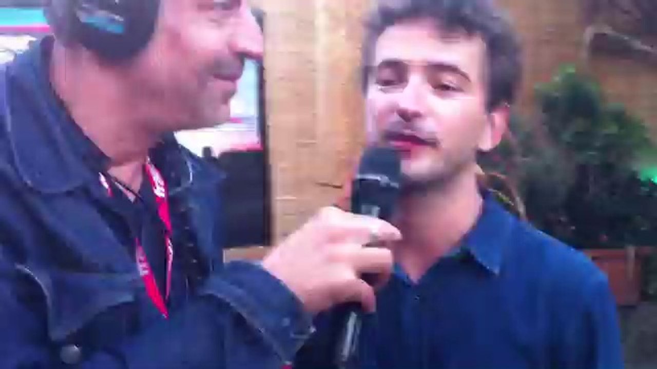 La sortie de scène de Renan Luce