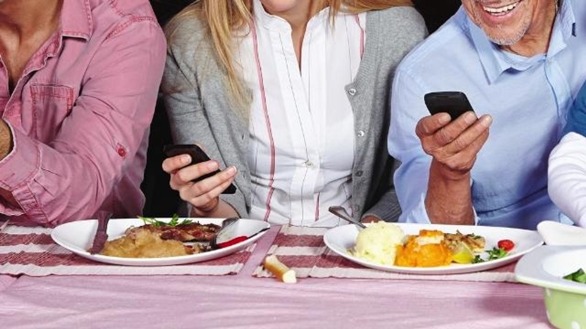 ⁣Cell Phones Cause Restaurant Delays According to Anonymous Restaurant