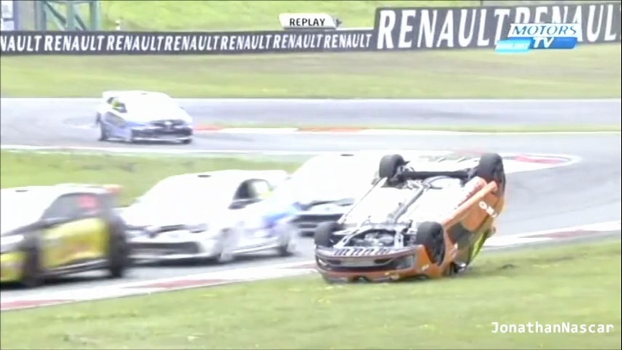 John Files crash Clio Cup 2014 Nurburgring