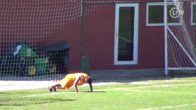 Conca perde aposta e é zoado no treino do Fluminense