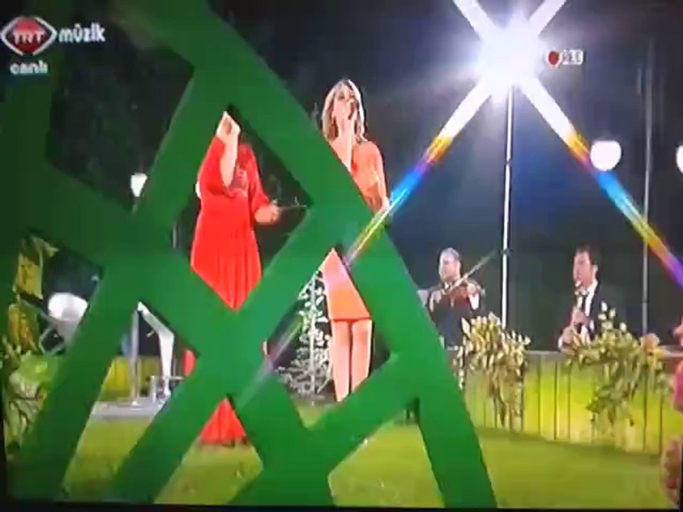 Nevra Günay Tosun & Münevver Özdemir - Dereler Çağlar Oldu