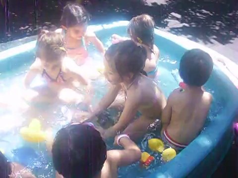 Bulgurlu Üsküdar Acıbadem Uçan Balon Anaokulu 2009 gurubu su havuzu 2