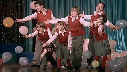 Fernando Esteso, Andres Pajares y los Chicos - Padre no hay más que Dos