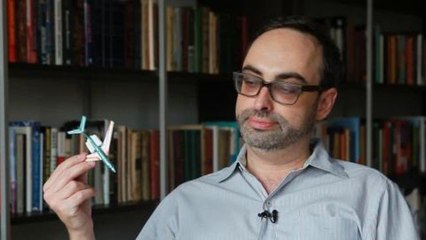 The Three-Minute Life - Gary Shteyngart: Fly Away Home