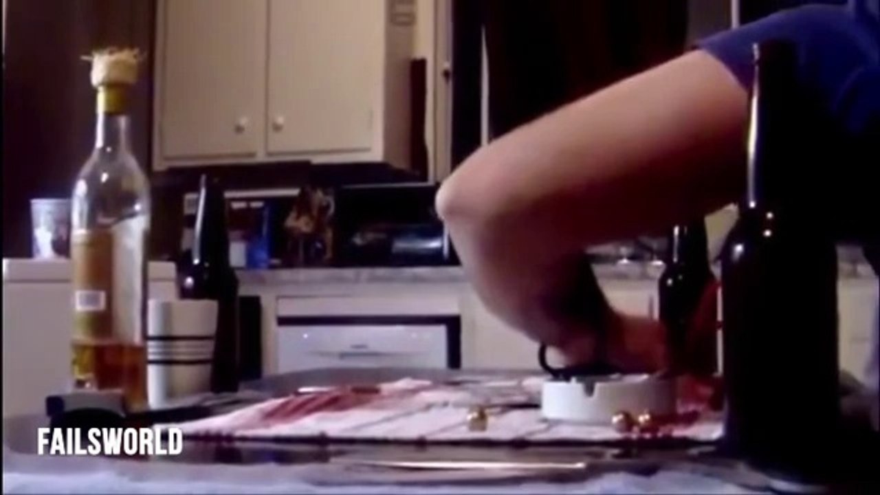 Slingshot Poker ( short and slowmo )