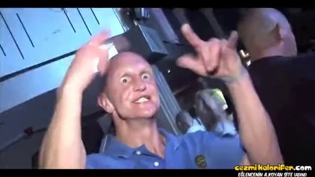 Kafam Çok Güzel Dansı Yapan Adam