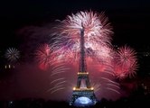 La tour Eiffel s'illumine pour la paix