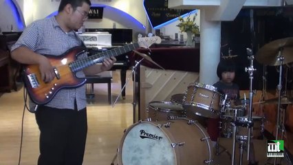 Thiên tài Drummer nhí phối với Bass-Guitarist