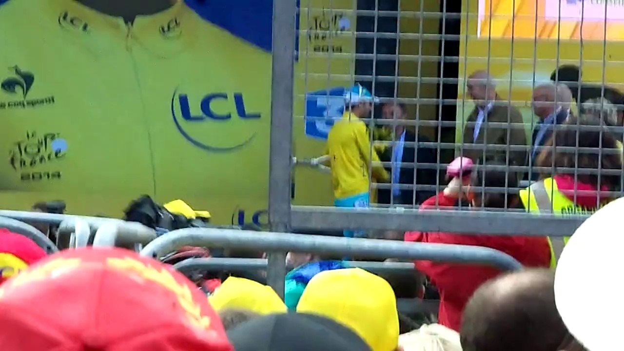 Tour de France à La Planche des Belles Filles, Nibali maillot jaune sur podium, 2014