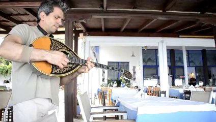 _DSC3051 Makrigialos GR, musique grecque au restaurant CLIP