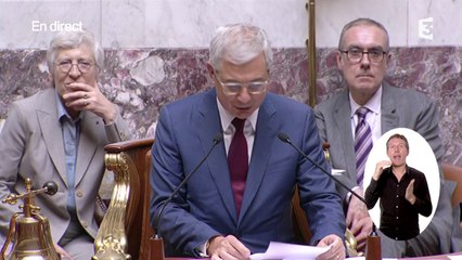 Standing ovation des députés pour féliciter deux bachelières