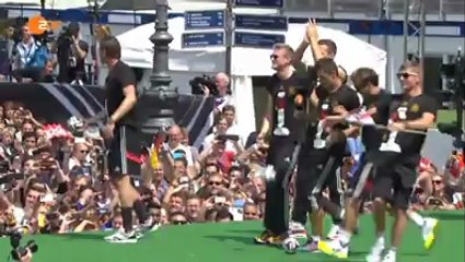 CITTACELESTE.IT - Klose balla e canta per festeggiare la vittoria