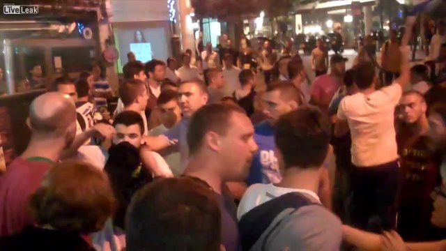 Israeli lynch mob hunting for Arabs