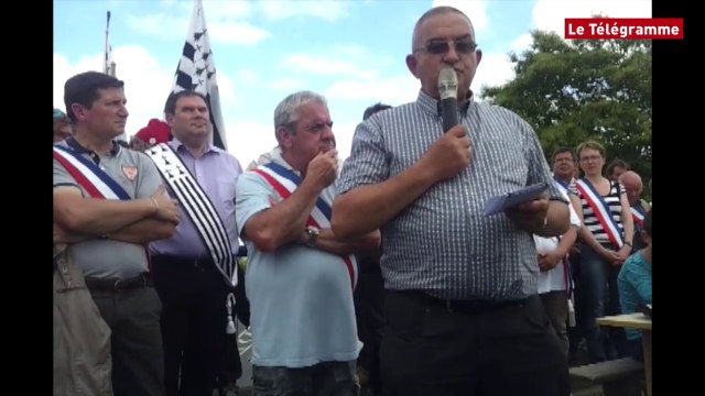 Guerlesquin (29). Salariés, éleveurs et élus unis pour l'avenir de Tilly-Sabco