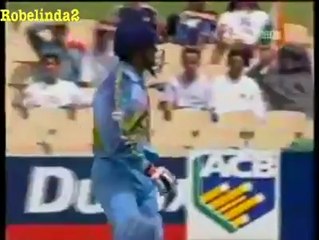 Abdul Razzaq Vs Sachin Tendulkar Tri-Series 2000 in Australia