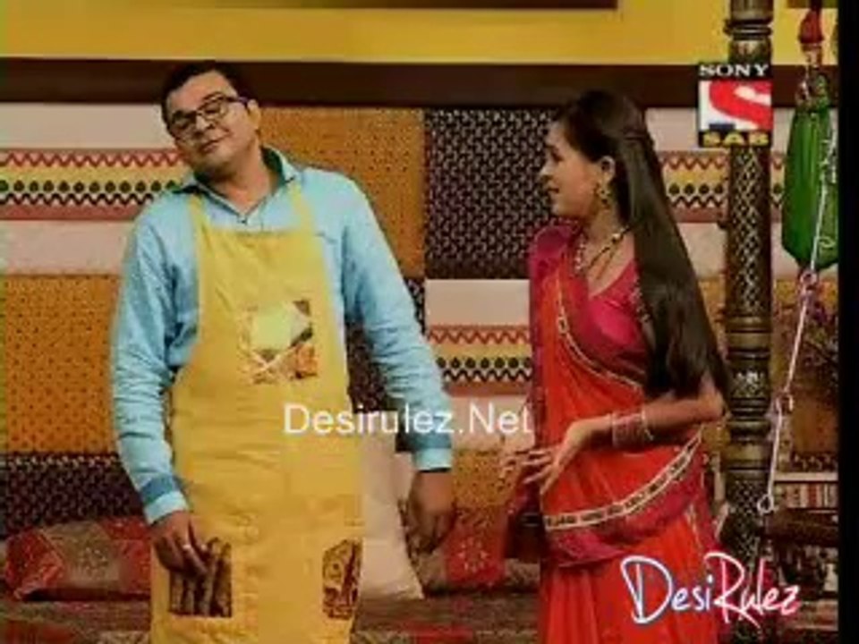 Tu Mere Agal Bagal Hai 15th July 2014pt2