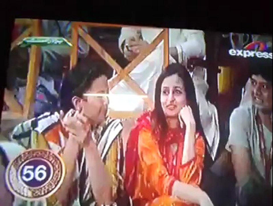 Aamir Liaquat to participant: "Aam Khayega Aam?" o.O