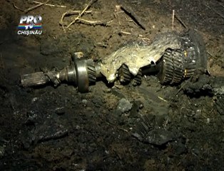 Accident infiorator in apropiere de Nisporeni Patru morti dupa ce o masina s-a izbit de un copac si a luat foc