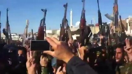 يالجيش السوري قلي بالله شوصار عم تقتل شعبك مشان بشار