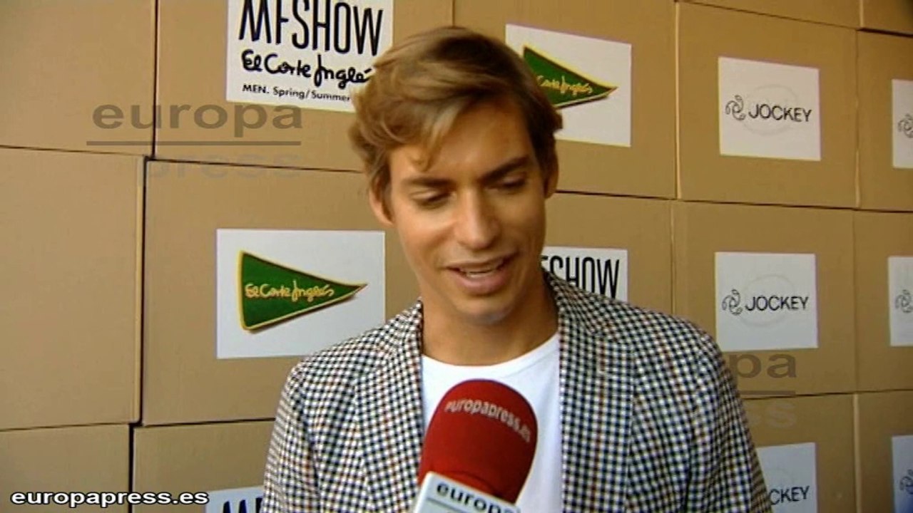 Carlos Baute, encantado con la firma de moda Jockey